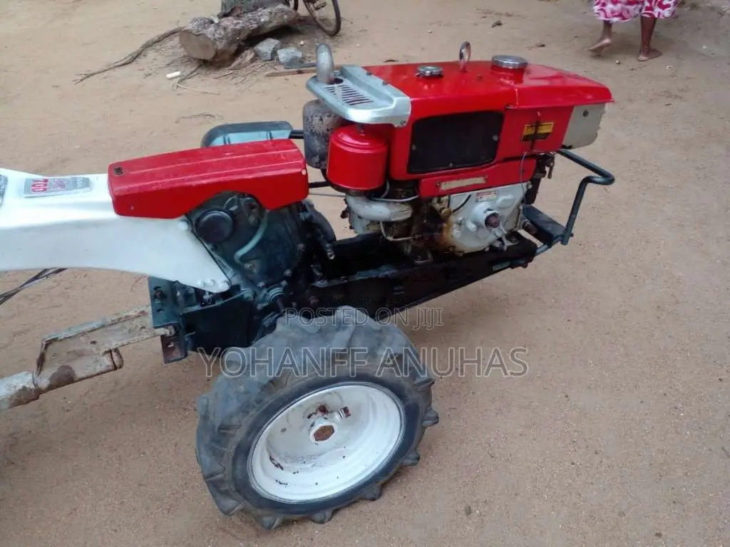 Isuzu K700 2011 Tractor (Used)