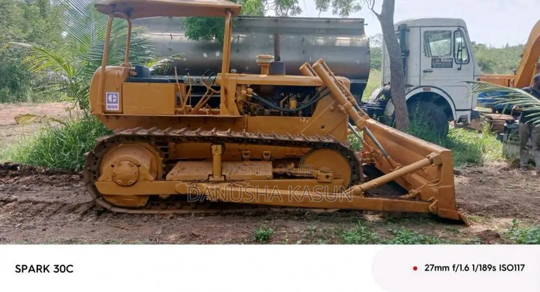 CAT D4D Bulldozer 1996 Heavy-Duty (Used)
