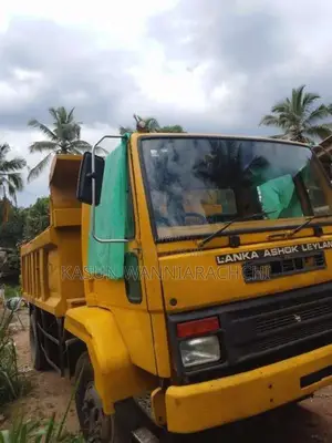 Ashok-Leyland Cargo 2010 Heavy-Duty (Used)