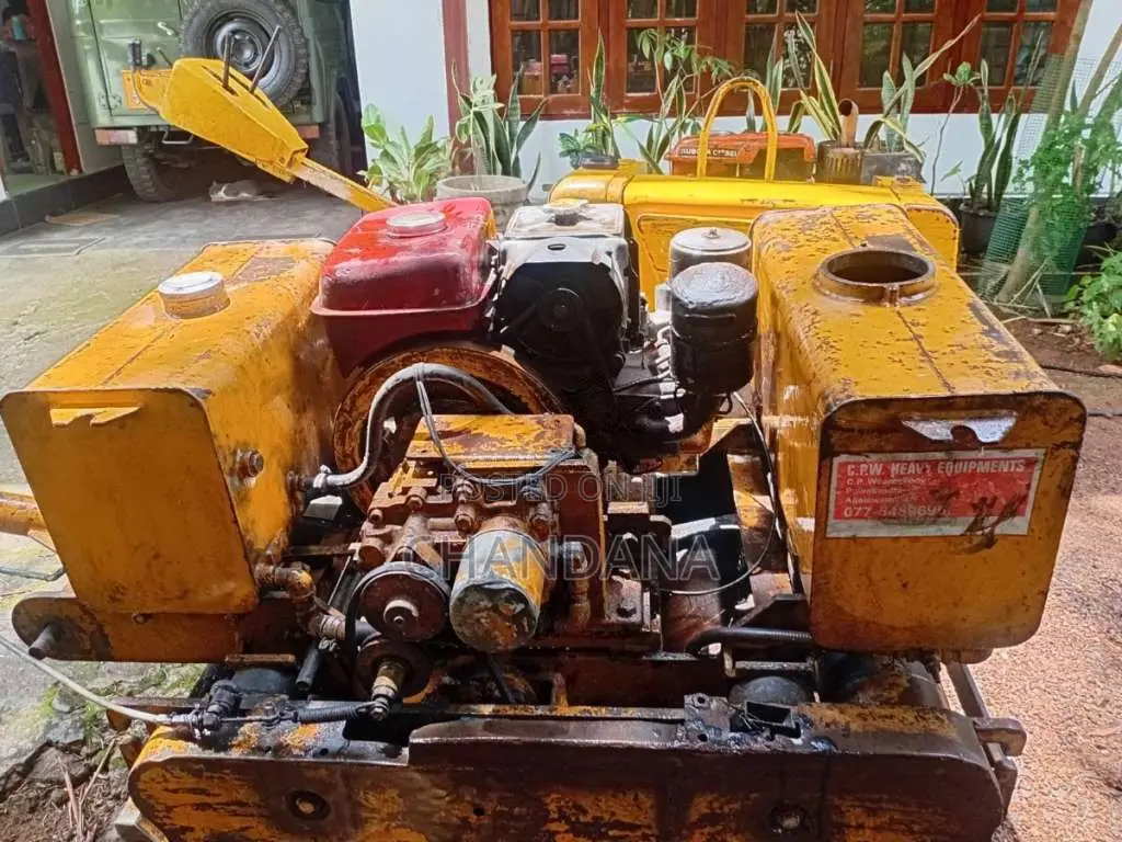 Sakai One Ton Roller 2006 Heavy-Duty (Used)