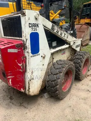 CAT TCM 725 2012 Heavy-Duty (Used)