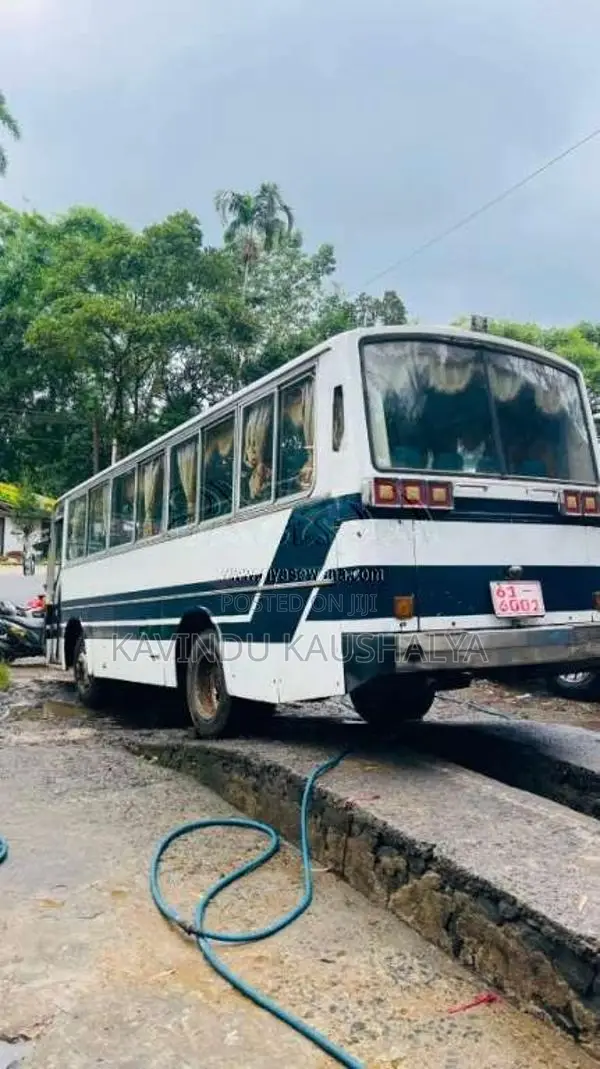 Mitsubishi Fuso 1990 Bus (Used)