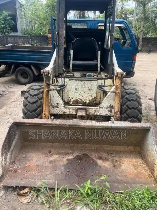 CAT TCM 725 2012 Heavy-Duty (Used)