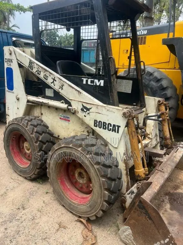 CAT TCM 725 2012 Heavy-Duty (Used)