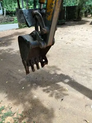 Komatsu Excavator 2022 Heavy-Duty (Used)