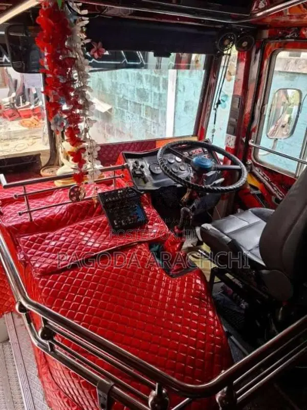 Ashok-Leyland Viking 2014 Bus (Used)