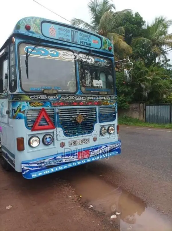 Ashok-Leyland Viking 2010 Bus (Used)