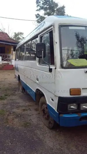 Isuzu Journey M 1983 Bus (Used)
