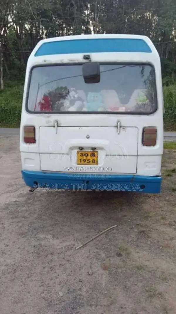 Isuzu Journey M 1983 Bus (Used)