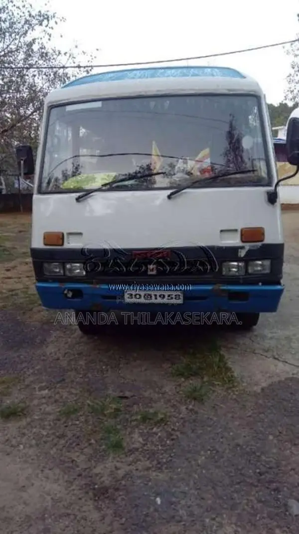 Isuzu Journey M 1983 Bus (Used)