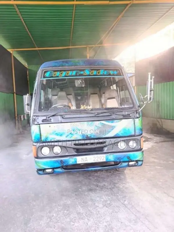 Eicher Starline 2006 Bus (Used)