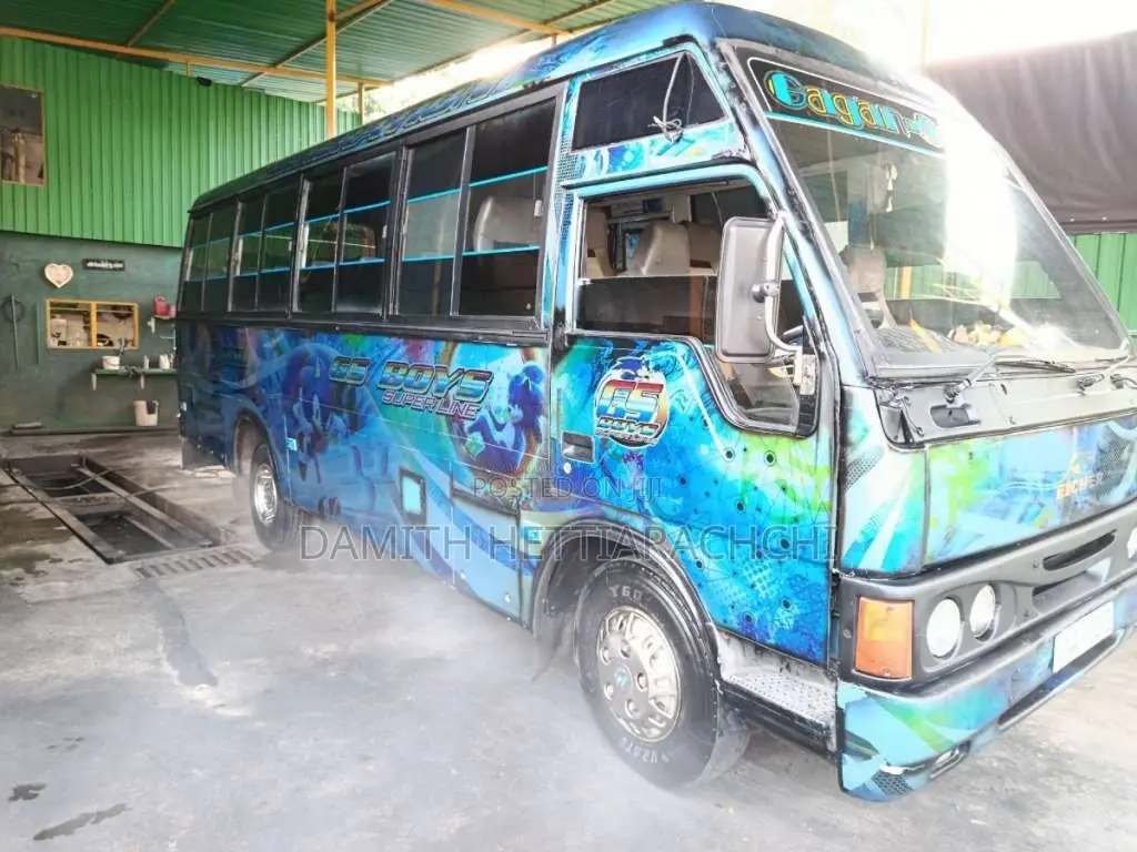 Eicher Starline 2006 Bus (Used)