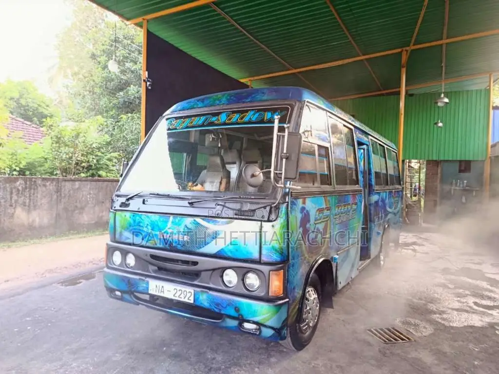 Eicher Starline 2006 Bus (Used)