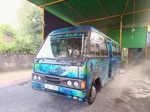 Eicher Starline 2006 Bus (Used)