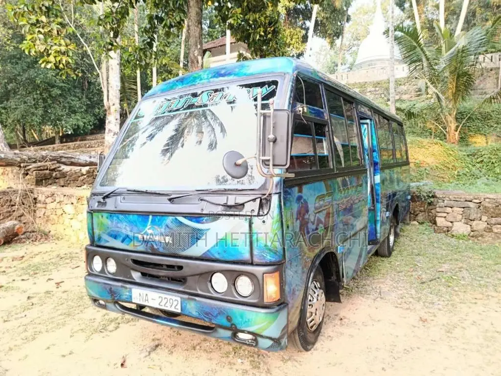 Eicher Starline 2006 Bus (Used)