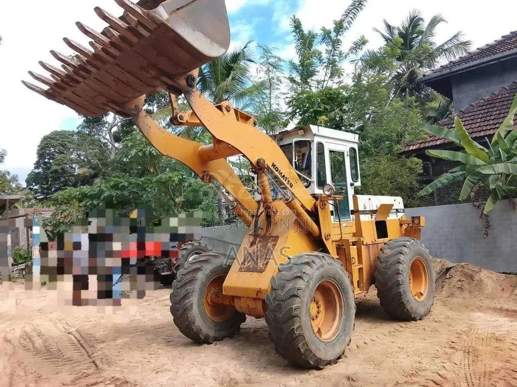 Komatsu 5- 2015 Heavy-Duty (Used)
