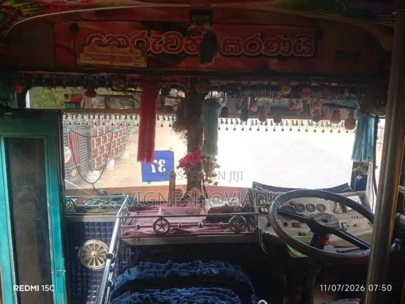 Ashok-Leyland Viking 2005 Bus (Used)