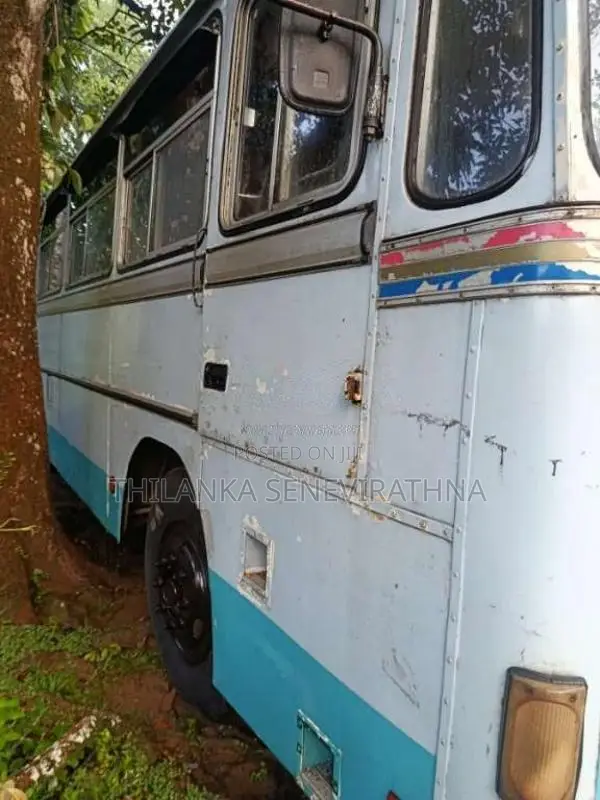 Ashok-Leyland Viking 2003 Bus (Used)