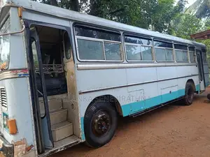 Ashok-Leyland Viking 2003 Bus (Used)