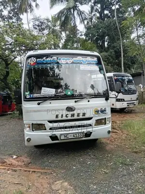 Eicher Skyline 2015 Bus (Used)