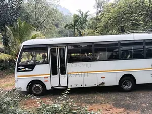 Eicher Skyline 2015 Bus (Used)