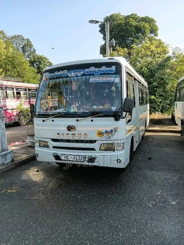 Eicher Skyline 2015 Bus (Used)