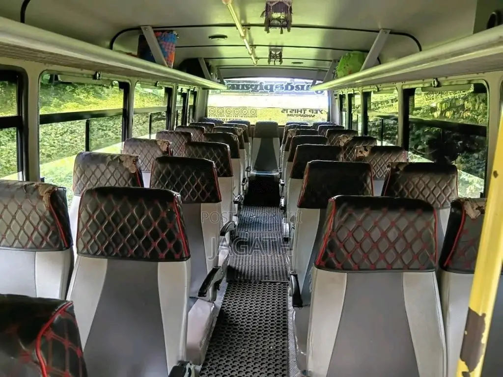 Eicher Skyline 2015 Bus (Used)