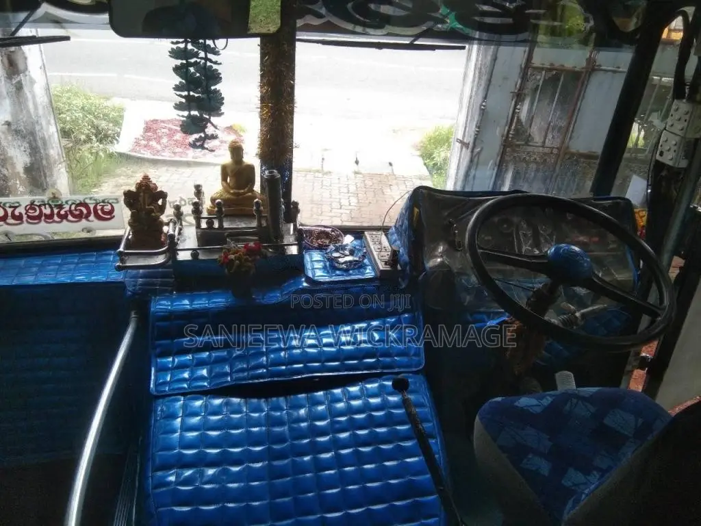Ashok-Leyland Viking 2003 Bus (Used)