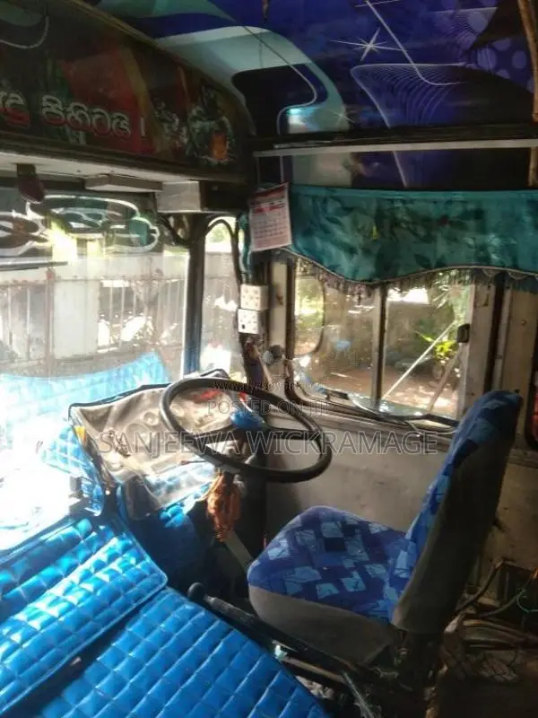 Ashok-Leyland Viking 2003 Bus (Used)