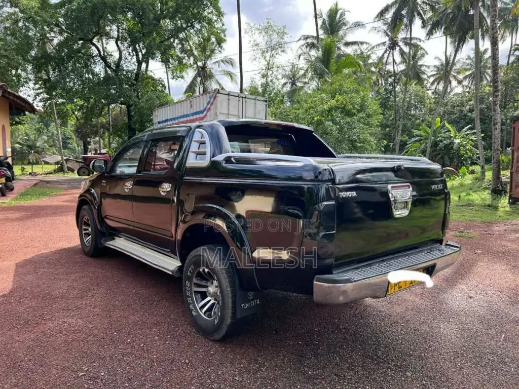 Toyota Hilux 2012 Pickup (Used)