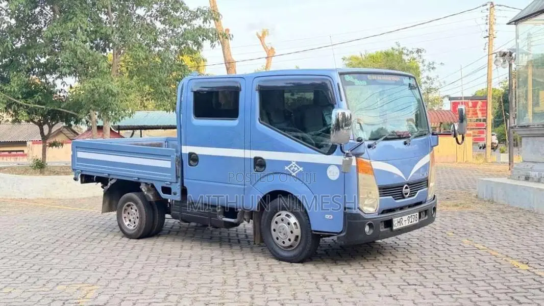 Nissan Altas 2004 Crew Cab (Used)