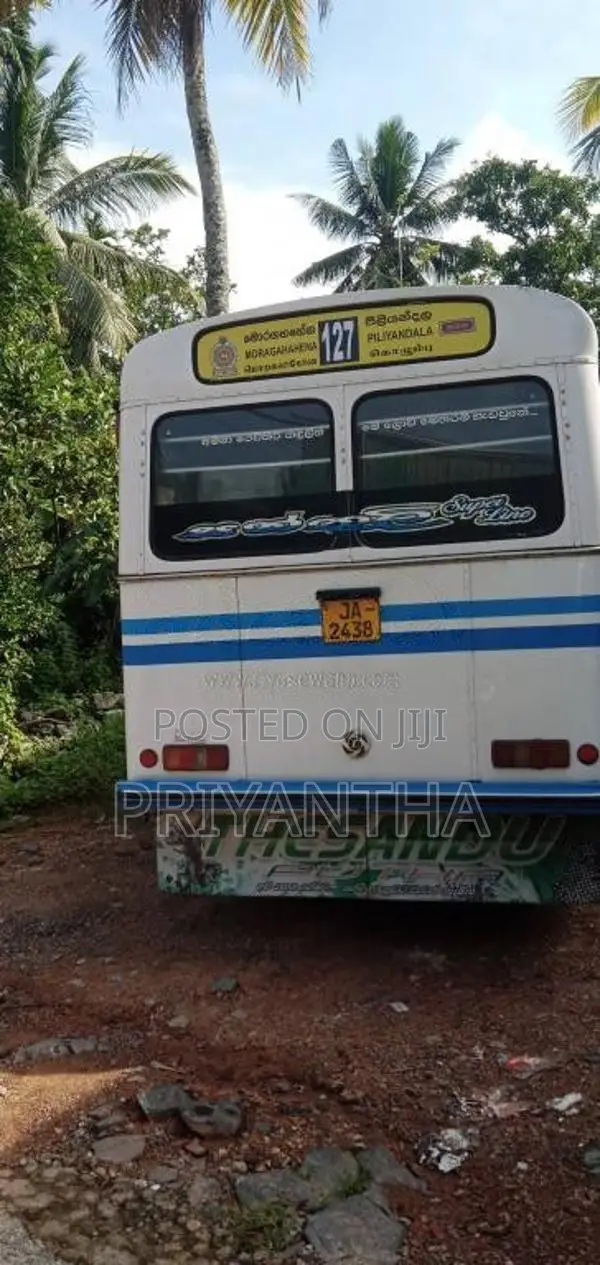 Ashok-Leyland Viking 2004 Bus (Used)