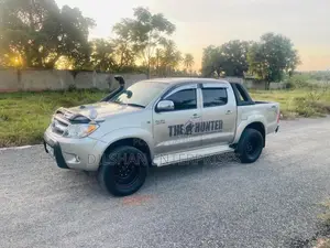 Toyota Hilux Vigo 1kD 2012 Pickup (Used)