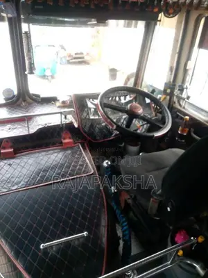 Ashok-Leyland Leyland 2010 Bus (Used)