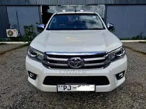 Toyota Hilux Revo 2018 Pickup (Used)