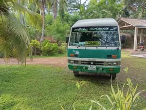 Isuzu Journey 1990 Bus (Used)