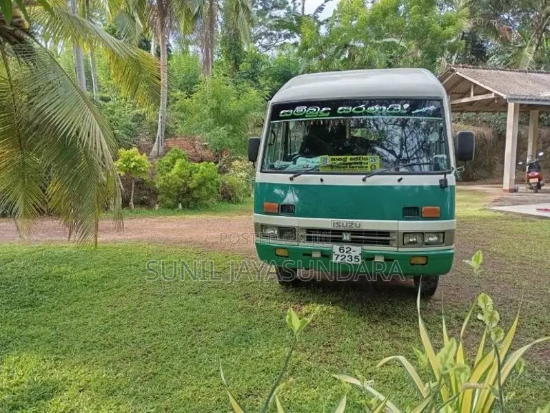 Isuzu Journey 1990 Bus (Used)
