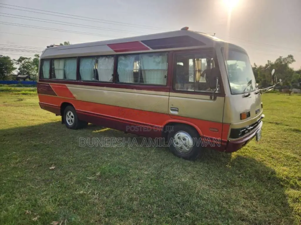 Isuzu Journey 1991 Bus (Used)
