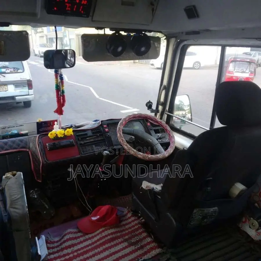 Mitsubishi Baby Rosa 1986 Bus (Used)