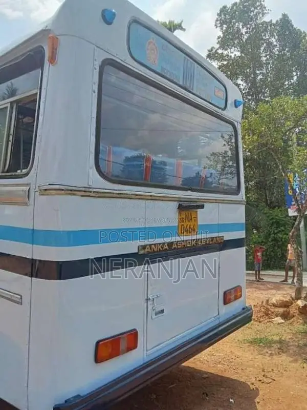 Ashok-Leyland Viking 2005 Bus (Used)