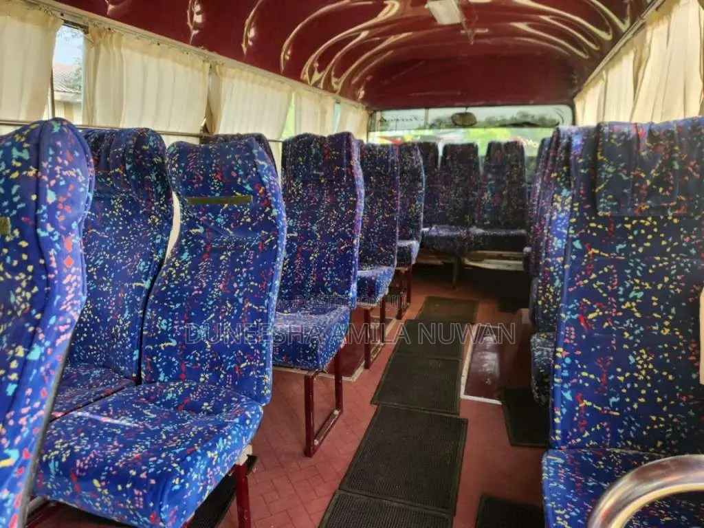 Isuzu Journey 1991 Bus (Used)