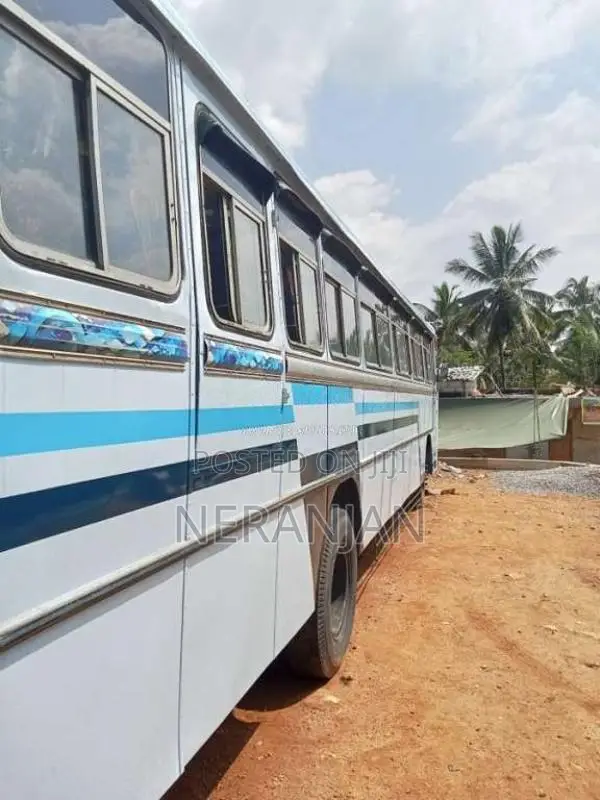 Ashok-Leyland Viking 2005 Bus (Used)