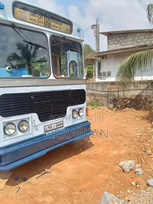 Ashok-Leyland Viking 2005 Bus (Used)