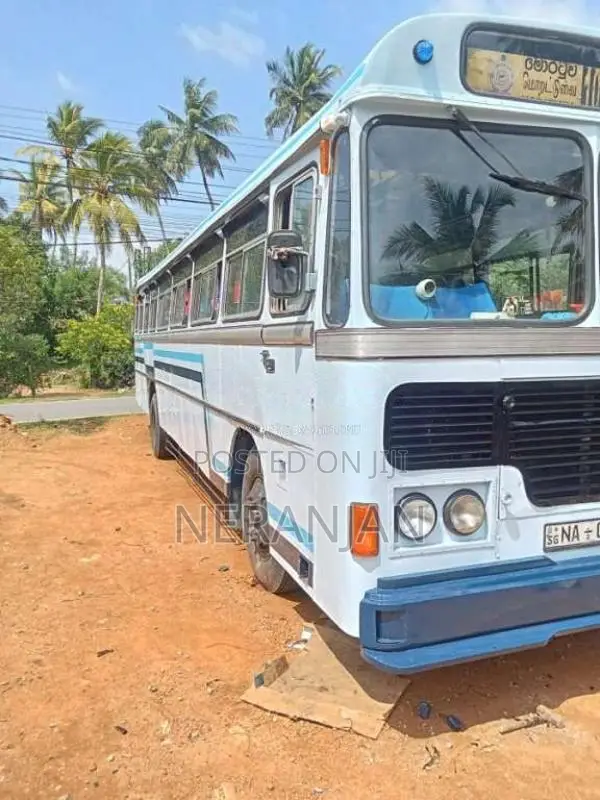 Ashok-Leyland Viking 2005 Bus (Used)