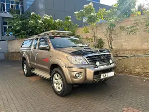 Toyota Hilux Vigo 2010 Pickup (Used)