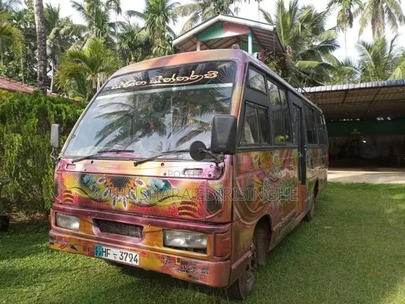 Eicher Eicher 2003 Bus (Used)