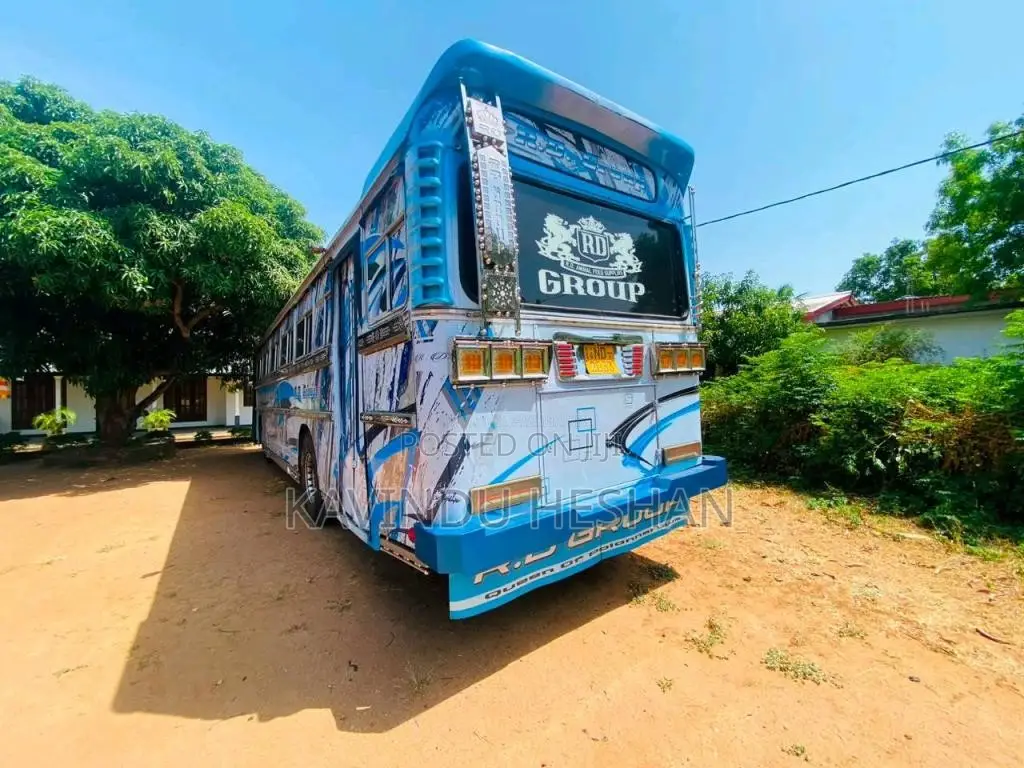 Ashok-Leyland Leyland 2011 Bus (Used)