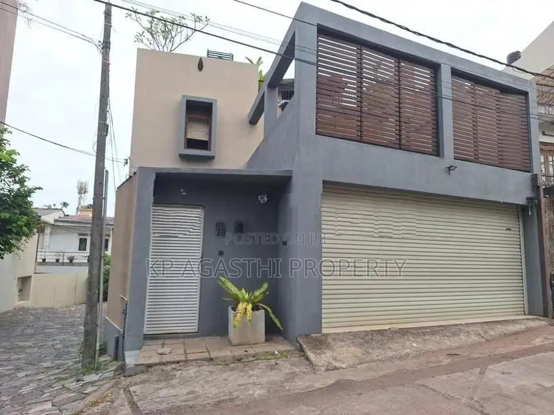 Luxury House for Sale in Colombo 5