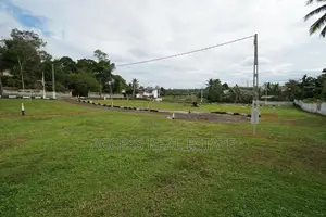Land in Athurugiriya
