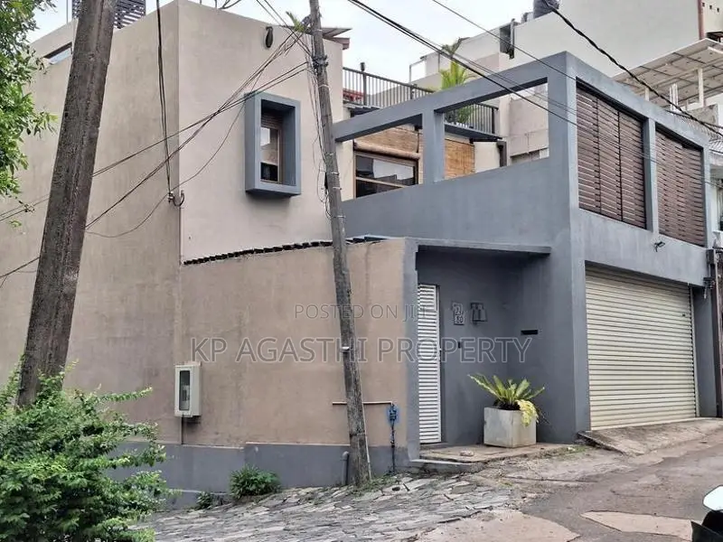 Luxury House for Sale in Colombo 5